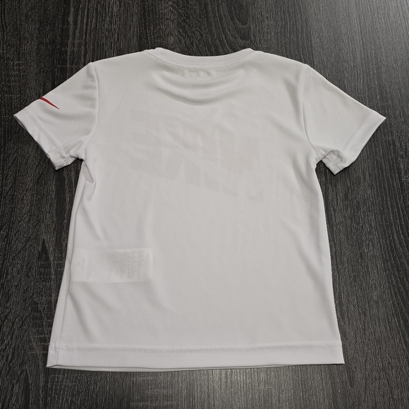 Nike Toddler Boys 4T White and Red Athletic Set - Picture 3 of 8